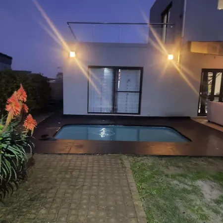 Hotel Room Inside A Mansion Cape Town Exterior photo
