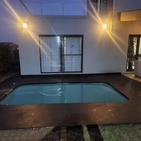 Hotel Room Inside A Mansion Cape Town Exterior photo