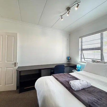 Hotel Room Inside A Mansion Cape Town Exterior photo